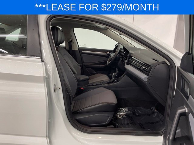 Used 2026 Volkswagen Jetta SE FWD image 11