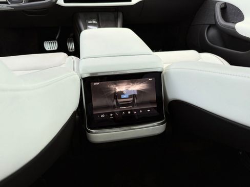 Used 2022 Tesla Model S Plaid AWD/4WD image 30