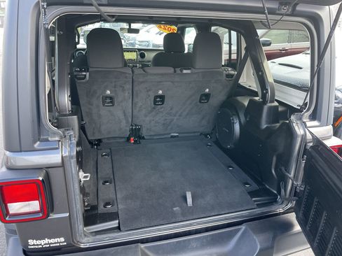 Used 2022 Jeep Wrangler Willys image 23