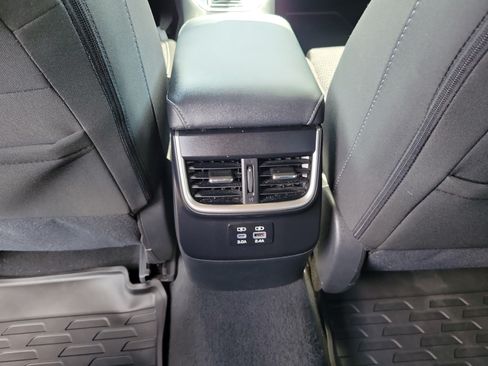 Used 2024 Subaru Outback Premium AWD/4WD image 11