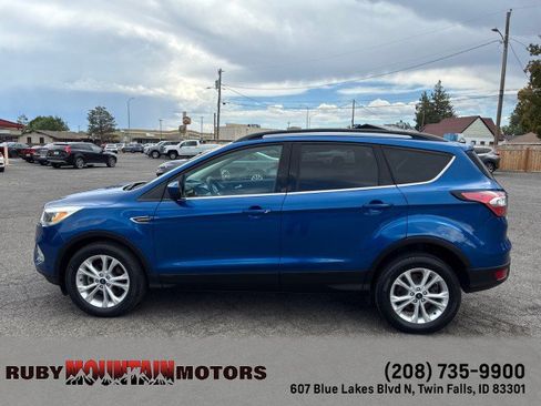 Used 2018 Ford Escape SE FWD image 4