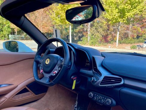 Used 2013 Ferrari 458 Spider image 77