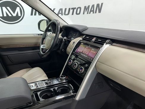 Used 2018 Land Rover Discovery HSE image 21