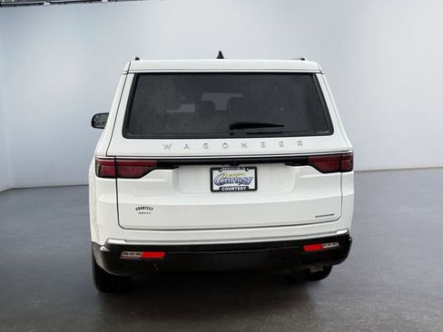 Used 2024 Jeep Wagoneer Series II w/ Flexible Seating Group image 4