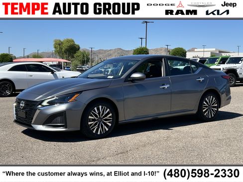Used 2023 Nissan Altima 2.5 SV image 1
