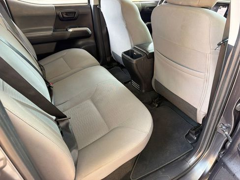 Used 2019 Toyota Tacoma SR5 RWD image 29