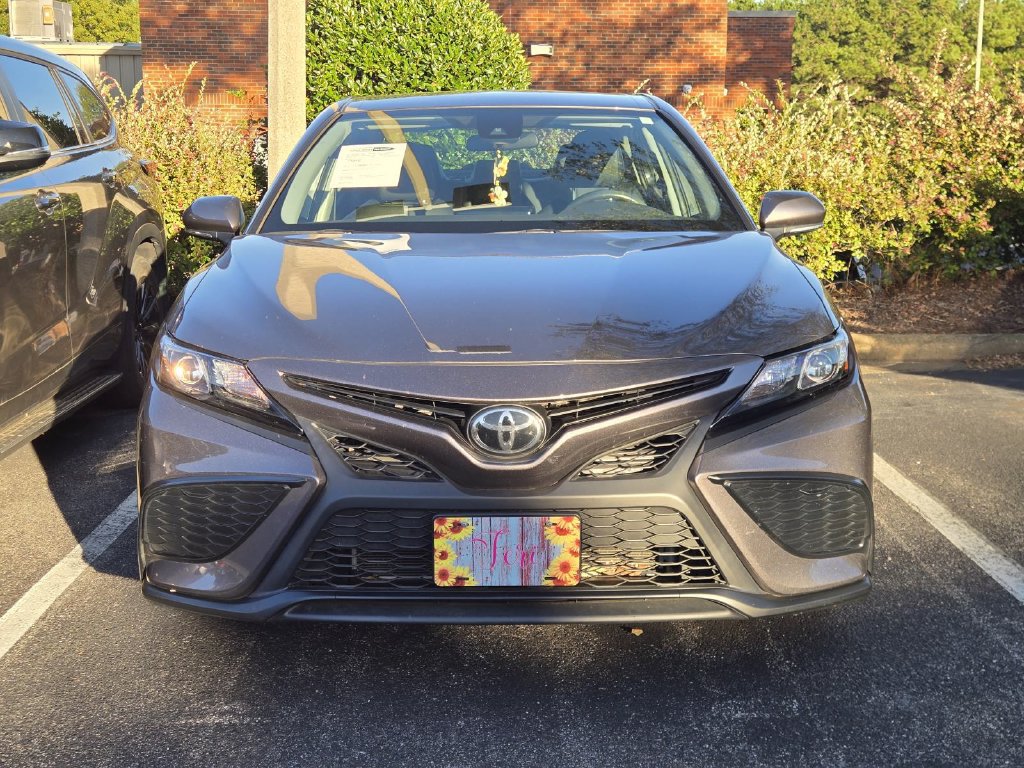 Used 2024 Toyota Camry SE FWD image 2