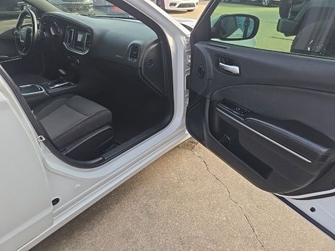 Used 2018 Dodge Charger SXT image 65