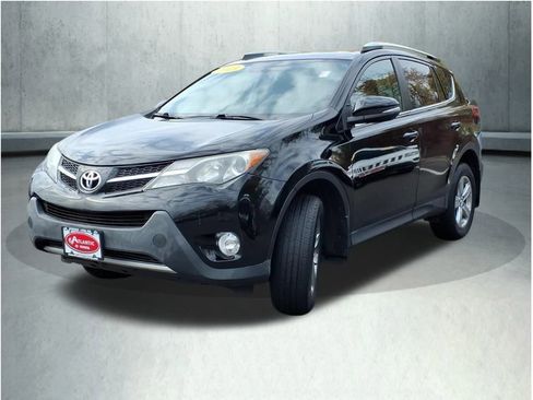 Used 2015 Toyota RAV4 XLE image 3