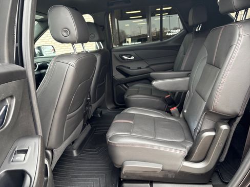 Used 2023 Chevrolet Traverse RS image 4