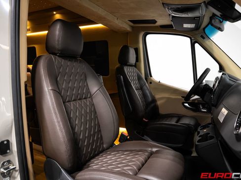 Used 2025 Mercedes-Benz Sprinter 3500 image 31