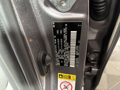 Used 2019 Toyota Highlander XLE image 30