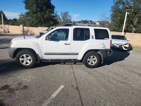 Used 2011 Nissan Xterra S w/ 4X4 Value Package image 2