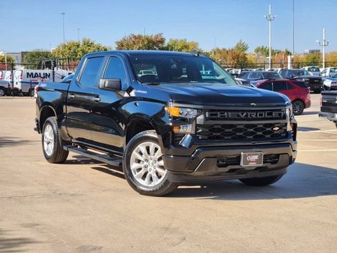 Used 2024 Chevrolet Silverado 1500 Custom image 2