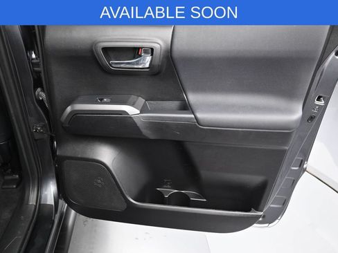 Used 2022 Toyota Tacoma TRD Sport w/ TRD Premium Sport Package AWD/4WD image 31