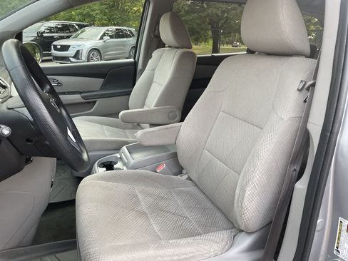 Used 2016 Honda Odyssey SE image 12