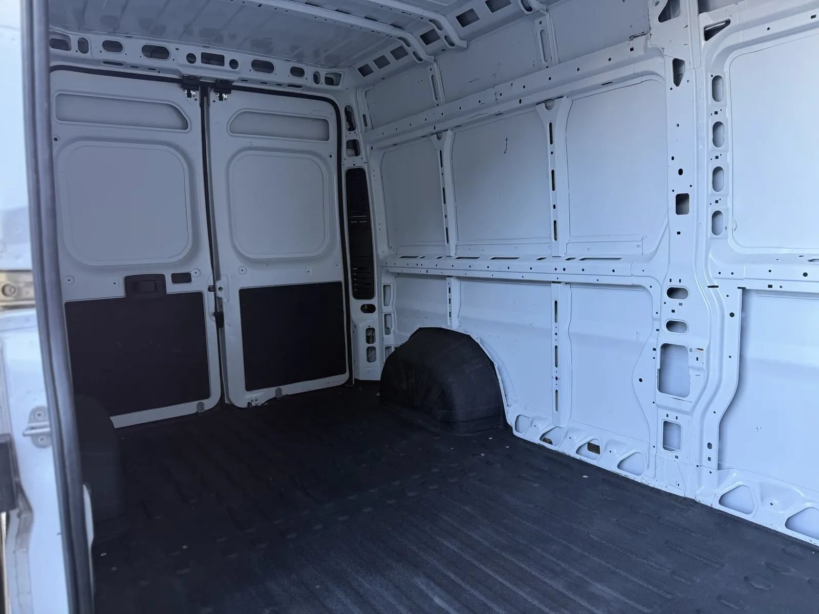 Used 2024 RAM ProMaster 2500 w/ Premium Convenience Group FWD image 38