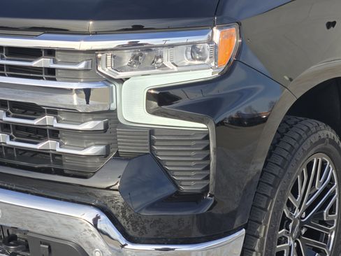 Used 2025 Chevrolet Silverado 1500 LTZ w/ LTZ Premium Package image 11