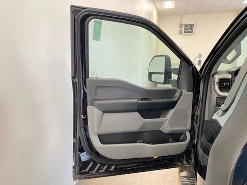 New 2025 Ford F350 XL w/ XL Chrome Package image 9