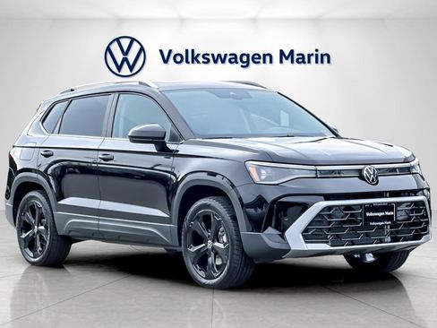 New 2026 Volkswagen Taos SEL image 7