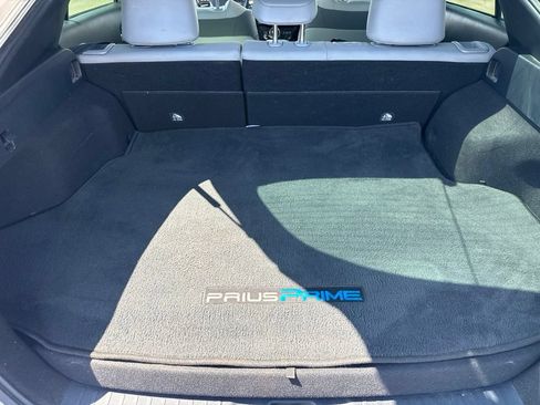 Used 2020 Toyota Prius Prime XLE w/ Carpet Mat Package FWD image 18