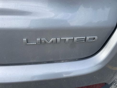 Used 2023 Jeep Compass Limited AWD/4WD image 5