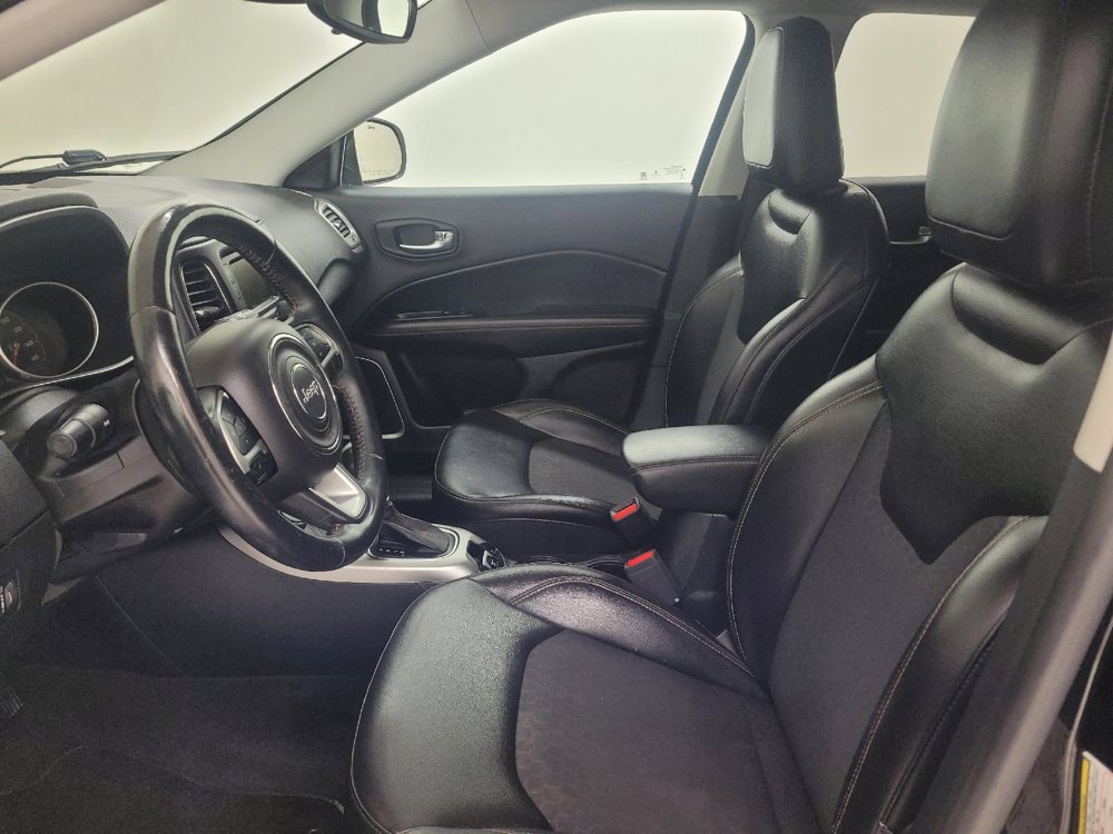 Used 2018 Jeep Compass Latitude AWD/4WD image 17