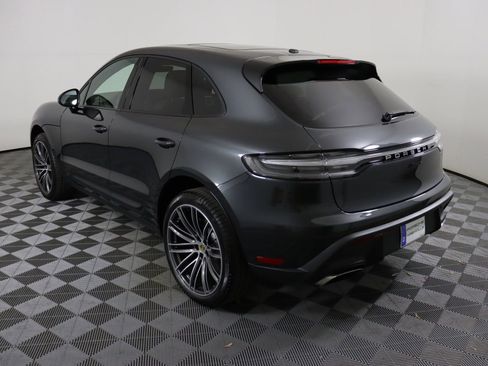 Used 2025 Porsche Macan image 3