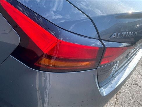Used 2025 Nissan Altima 2.5 SV FWD image 28