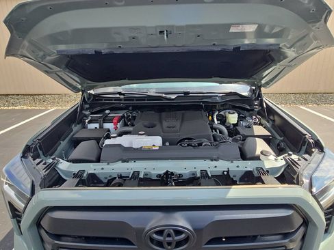 Used 2026 Toyota Tundra SR5 AWD/4WD image 30