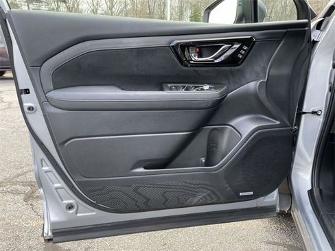 Used 2025 Subaru Forester Touring w/ Popular Package - Touring image 19