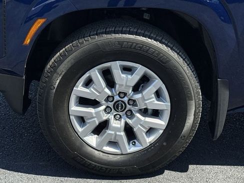 Used 2023 Nissan Frontier SV w/ Technology Package image 21