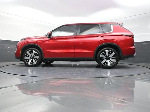 Used 2025 Mitsubishi Outlander SE FWD image 35