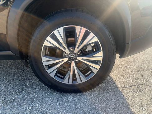Used 2023 Nissan Rogue SV FWD image 42