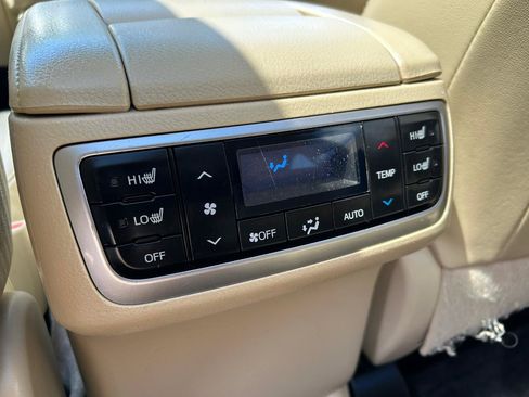 Used 2017 Toyota Highlander Limited Platinum AWD/4WD image 17