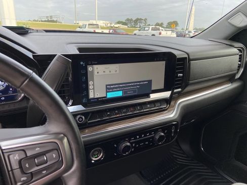 Used 2023 Chevrolet Silverado 1500 LT image 45