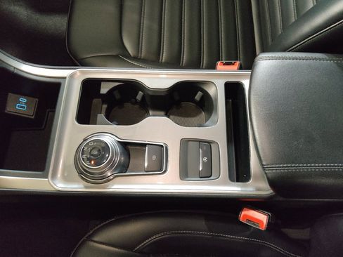 Used 2024 Ford Edge SEL image 26