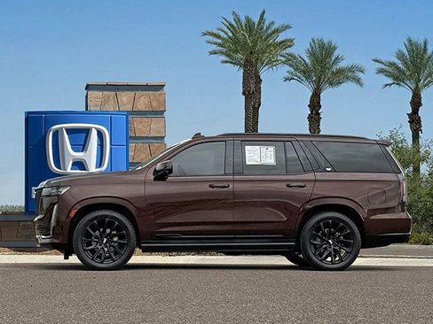 Used 2023 Cadillac Escalade Sport Platinum w/ LPO, ONYX Package AWD/4WD image 7