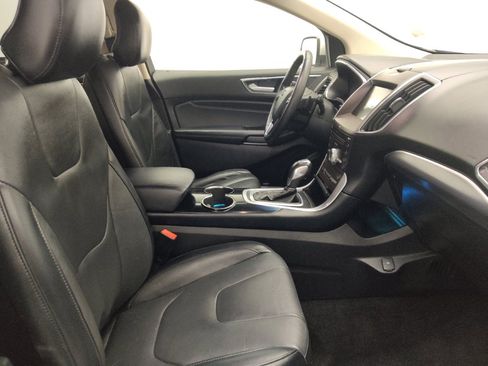 Used 2018 Ford Edge Titanium FWD image 21