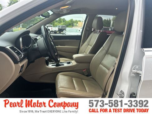 Used 2019 Jeep Grand Cherokee Limited AWD/4WD image 11