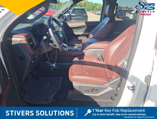 Used 2023 Ford Expedition Limited AWD/4WD image 6