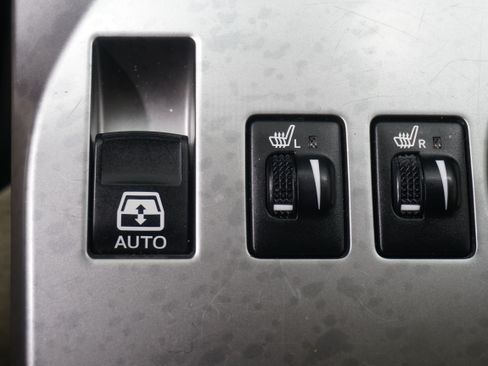 Used 2016 Toyota 4Runner SR5 Premium RWD image 26