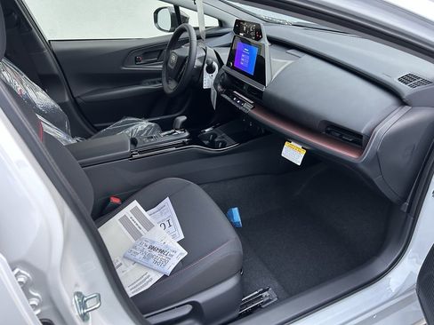 New 2026 Toyota Prius SE image 16