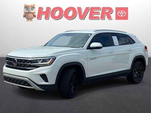 Used 2022 Volkswagen Atlas Cross Sport SE FWD image 3