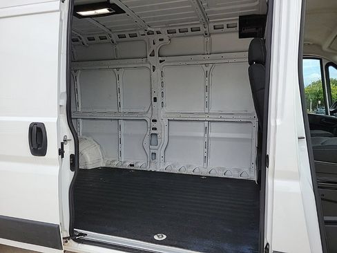 Used 2025 RAM ProMaster 2500 w/ Convenience Group FWD image 12