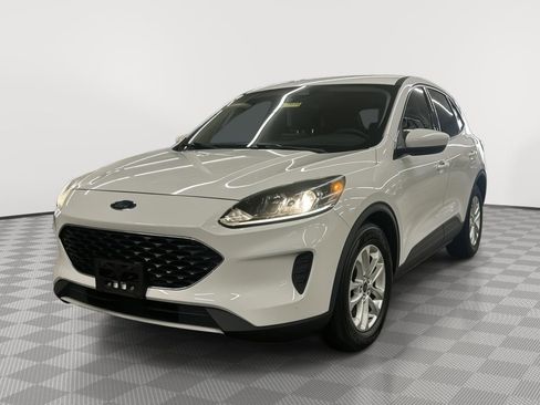 Used 2020 Ford Escape SE image 1
