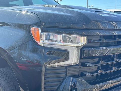 Used 2025 Chevrolet Silverado 1500 LT Trail Boss w/ Convenience Package II image 12