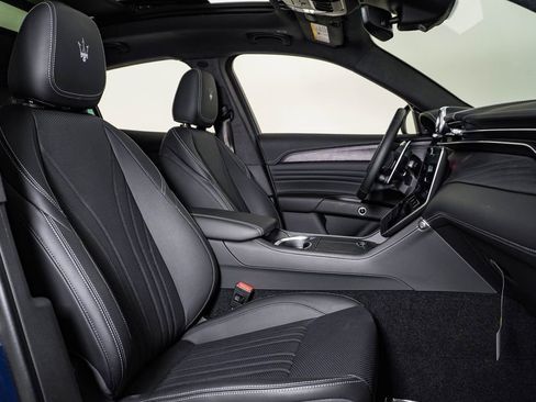 Certified 2025 Maserati Grecale Modena AWD/4WD image 15