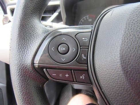 Used 2021 Toyota Corolla LE FWD image 27