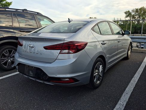 Used 2020 Hyundai Elantra SEL w/ Cargo Package (C1) FWD image 4